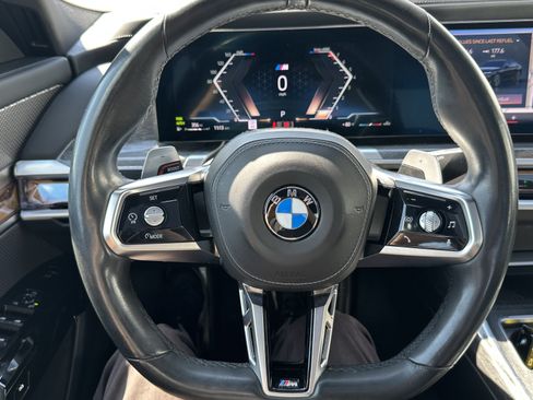 Certified 2024 BMW 740i xDrive w/ Premium Package 2 AWD/4WD image 19