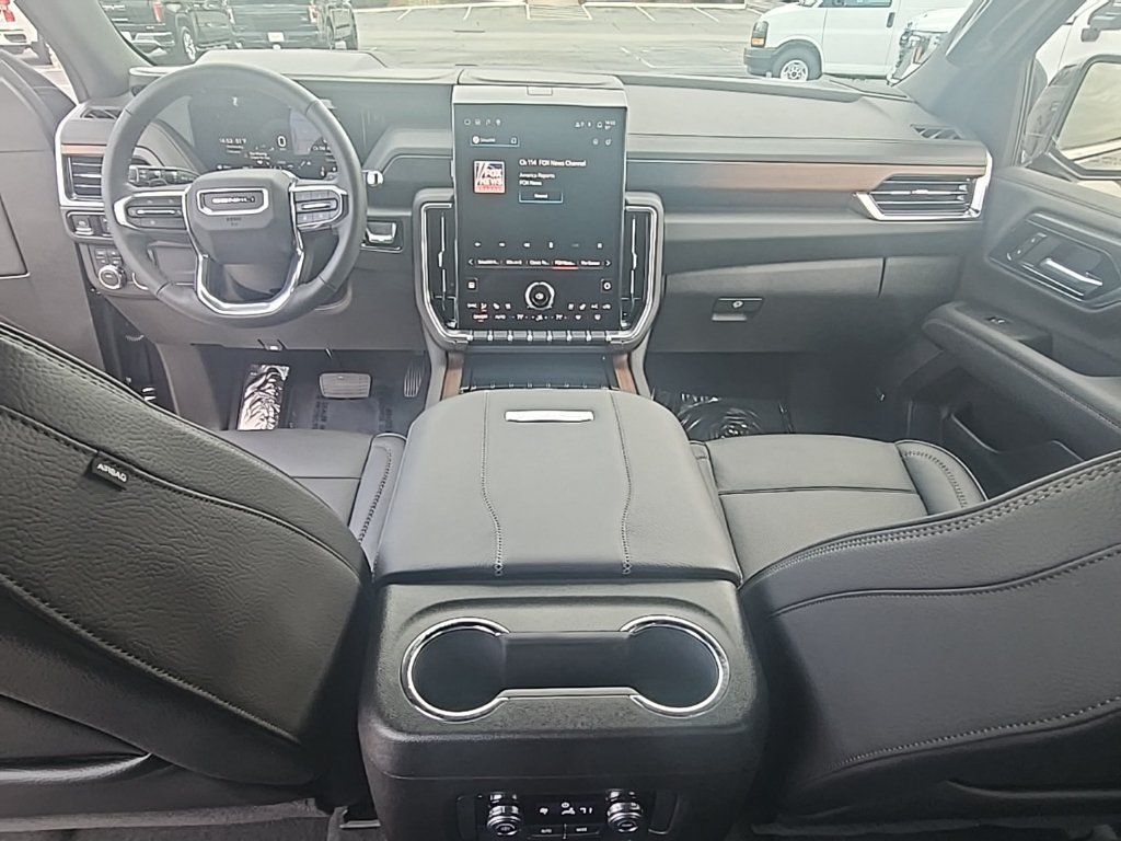 Used 2026 GMC Yukon XL Denali w/ Sun & Power Step Package AWD/4WD image 24