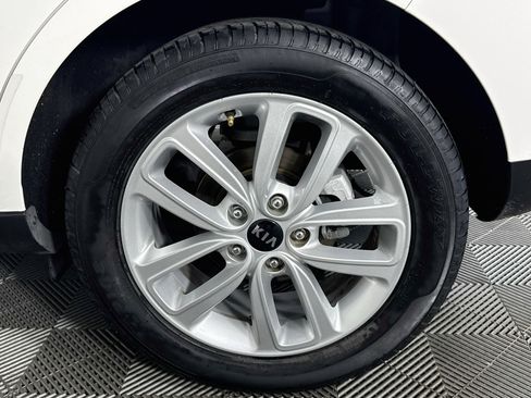 Used 2019 Kia Soul + FWD image 34