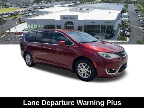 Used 2020 Chrysler Pacifica Touring w/ Advanced Safetytec Group FWD image 12