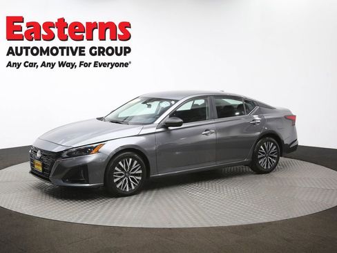 Used 2024 Nissan Altima 2.5 SV image 56