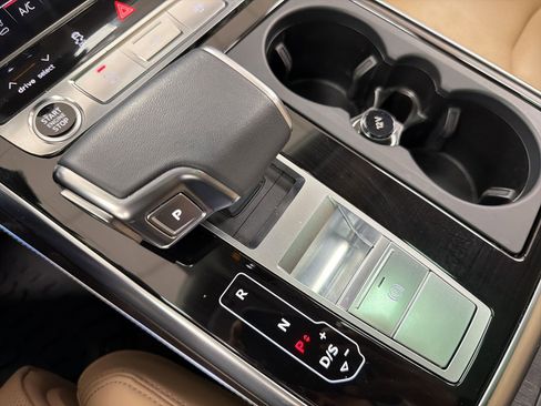 Used 2024 Audi Q8 Prestige image 26