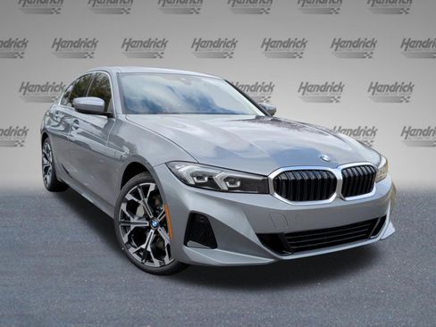 New 2026 BMW 330i Sedan w/ Premium Package RWD image 2