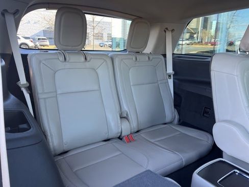 Used 2021 Lincoln Aviator Reserve w/ Equipment Group 201A image 22