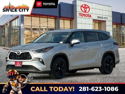 Certified 2025 Toyota Highlander LE