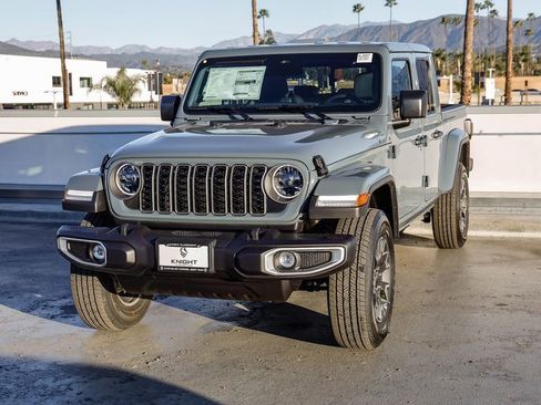 New 2026 Jeep Gladiator Sport AWD/4WD image 3