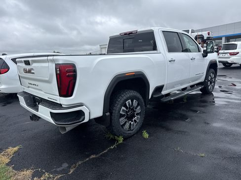 Used 2025 GMC Sierra 2500 Denali AWD/4WD image 4