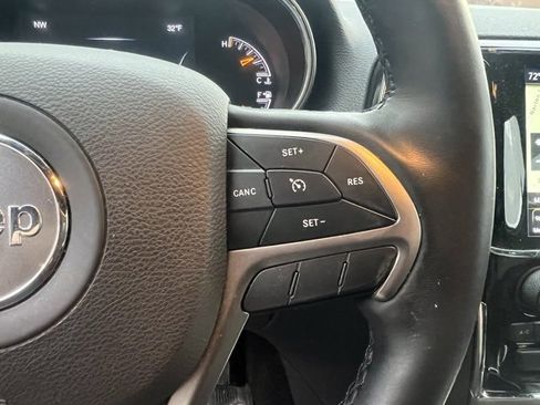 Used 2022 Jeep Grand Cherokee Laredo X image 27