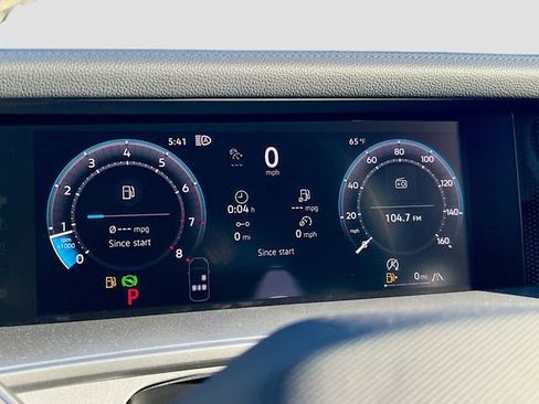 New 2026 Volkswagen Tiguan SE image 11