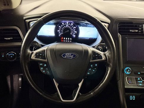 Used 2019 Ford Fusion SE w/ Equipment Group 151A image 13