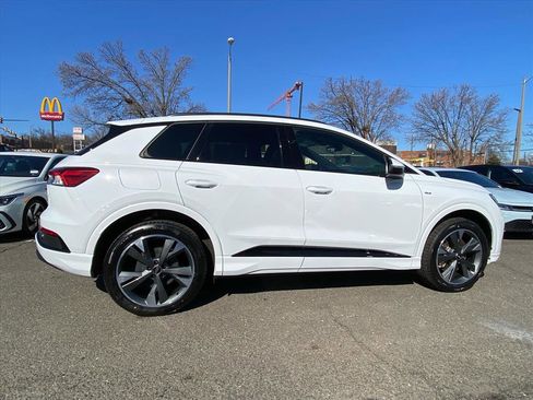 Used 2023 Audi Q4 e-tron Premium w/ Convenience Package image 2