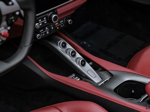 Used 2019 Ferrari Portofino image 70