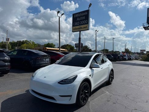 Used 2021 Tesla Model Y Long Range AWD/4WD image 1