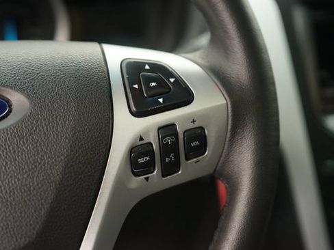 Used 2014 Ford Explorer XLT w/ Equipment Group 201A FWD image 26