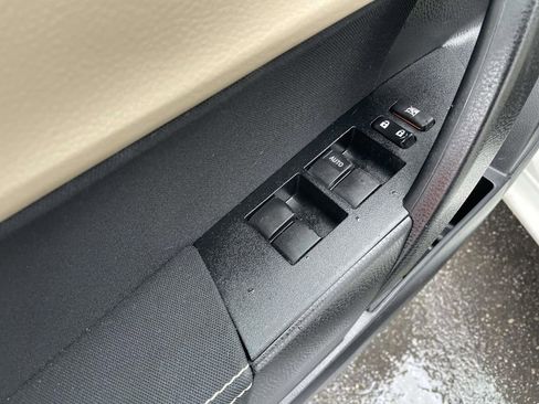 Used 2014 Toyota Corolla LE image 26