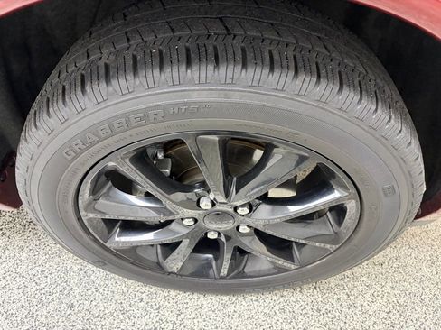 Used 2018 Dodge Durango GT w/ Blacktop Package AWD/4WD image 9