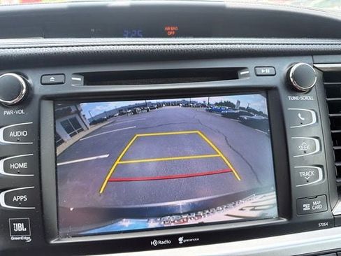 Used 2015 Toyota Highlander Limited Platinum AWD/4WD image 23