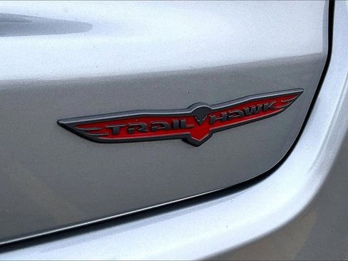 Used 2022 Jeep Compass Trailhawk w/ Trailhawk Convenience Group image 8