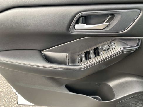 Used 2024 Nissan Rogue SV image 22