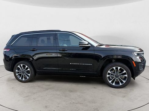 Used 2024 Jeep Grand Cherokee Overland w/ Luxury Tech Group IV AWD/4WD image 2