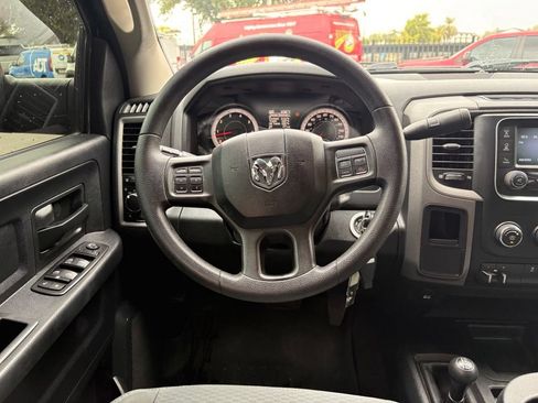 Used 2015 RAM 2500 Tradesman w/ Chrome Appearance Group AWD/4WD image 7
