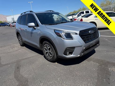 Used 2023 Subaru Forester Premium AWD/4WD image 1