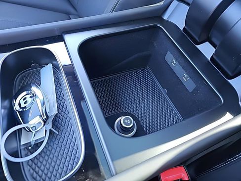 New 2024 Bentley Bentayga image 26