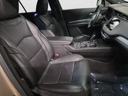 Used 2022 Cadillac XT4 Premium Luxury w/ Technology Package image 10