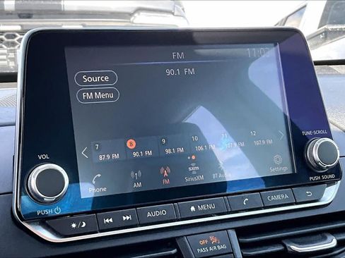 Used 2024 Nissan Altima 2.5 SR FWD image 32