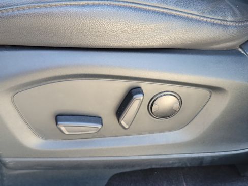 Used 2023 Ford Explorer Limited w/ Equipment Group 301A image 21