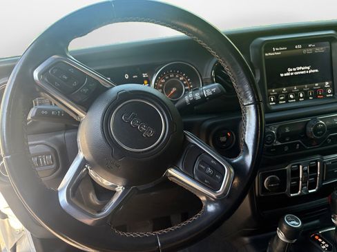 Used 2021 Jeep Wrangler Unlimited Sahara AWD/4WD image 13