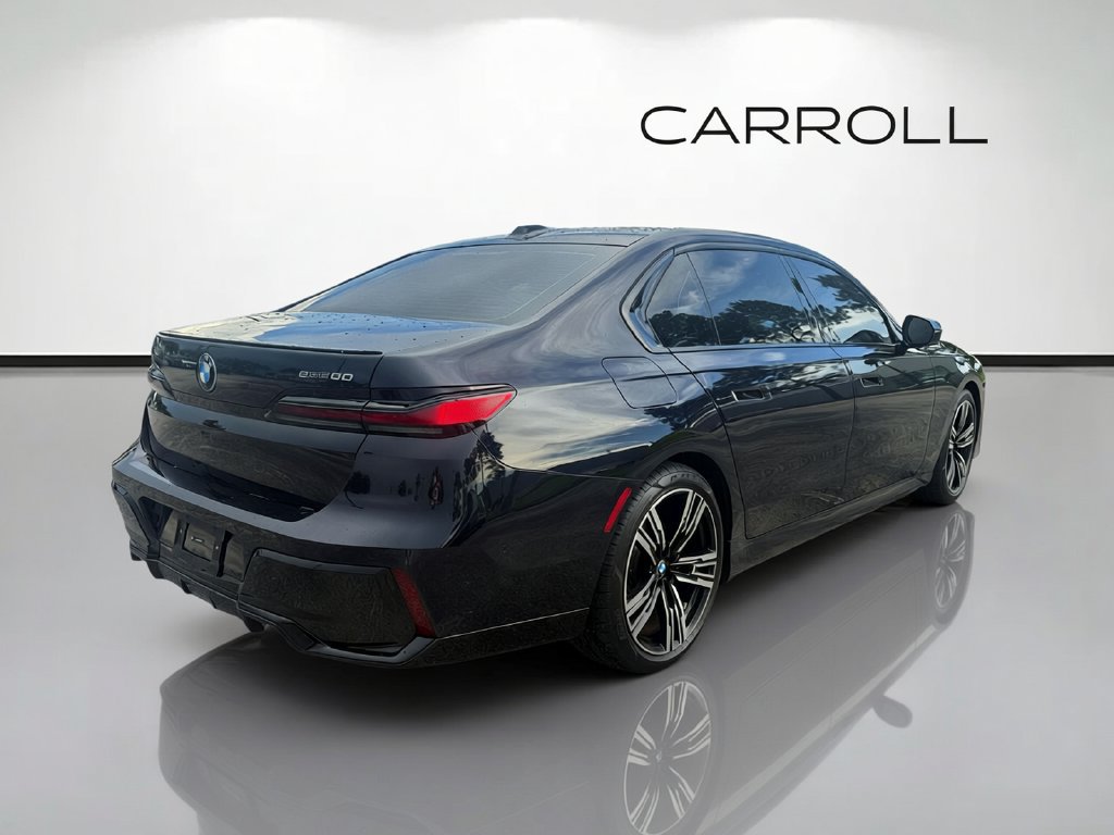 Used 2025 BMW i7 eDrive50 w/ M Sport Package RWD image 3