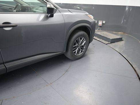 Used 2024 Nissan Rogue S FWD image 19