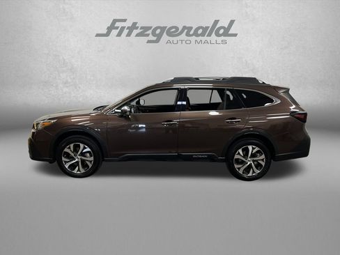 Used 2022 Subaru Outback Touring XT AWD/4WD image 2