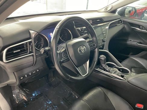 Used 2018 Toyota Camry XLE image 16