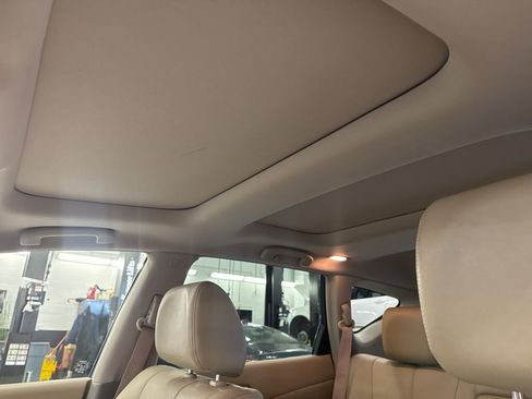 Used 2014 Nissan Murano SL w/ Navigation Package AWD/4WD image 13