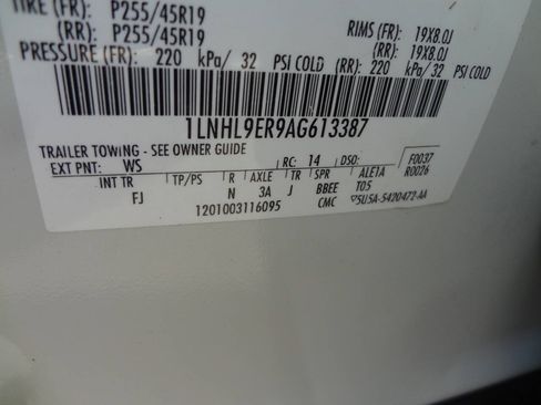 Used 2010 Lincoln MKS AWD image 13