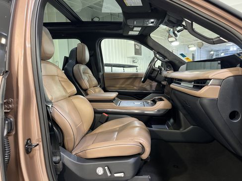 Used 2025 Lincoln Navigator Black Label image 24