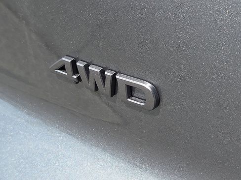 New 2026 Nissan Pathfinder SV image 8