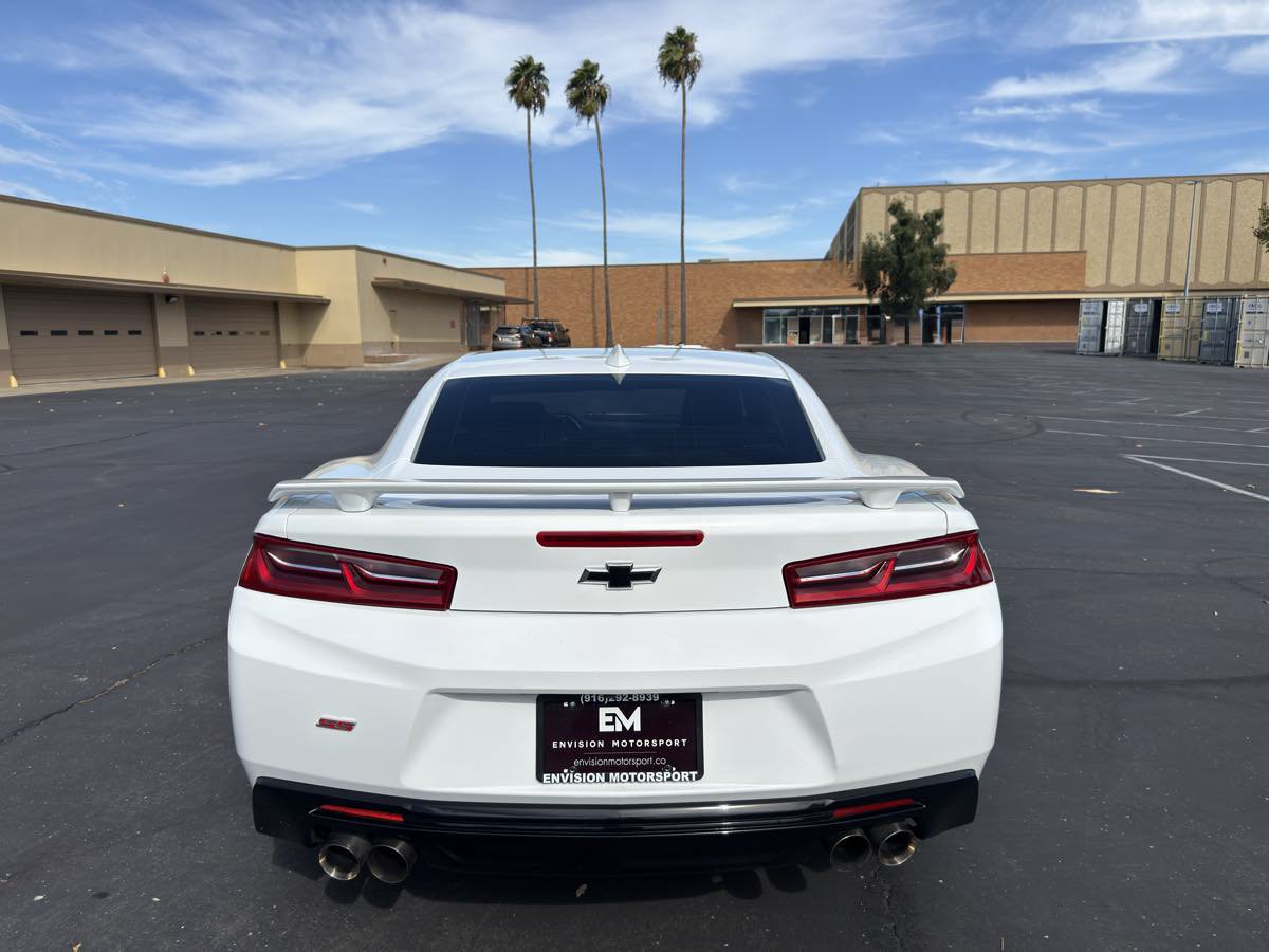 Used 2018 Chevrolet Camaro SS RWD image 6