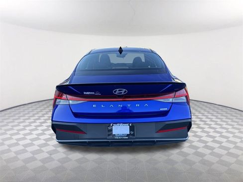 Used 2025 Hyundai Elantra SEL image 6