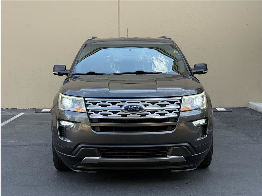 Used 2019 Ford Explorer XLT w/ Equipment Group 201A FWD image 2