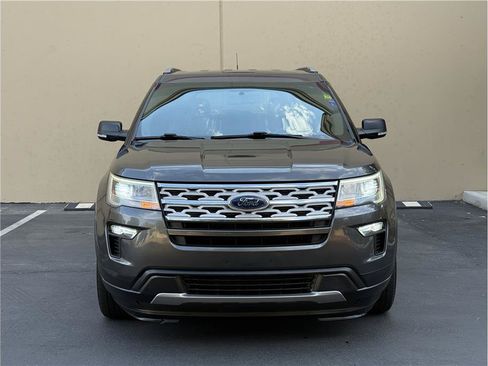 Used 2019 Ford Explorer XLT w/ Equipment Group 201A FWD image 2