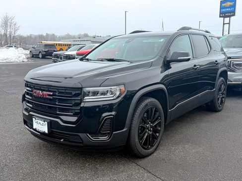 Used 2023 GMC Acadia SLE w/ Driver Convenience Package image 3