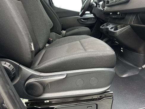 Used 2024 Mercedes-Benz Sprinter 2500 image 35