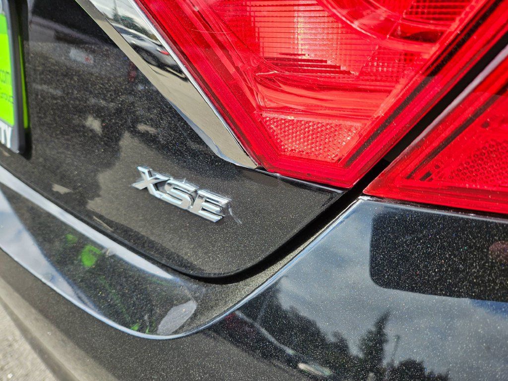 Used 2016 Toyota Camry XSE w/ Advanced Technology Package FWD image 17