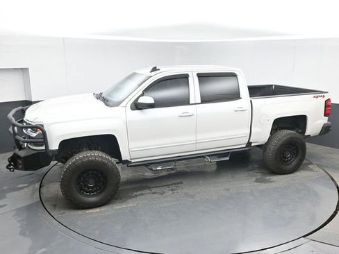 Used 2018 Chevrolet Silverado 1500 LT w/ All Star Edition AWD/4WD image 34