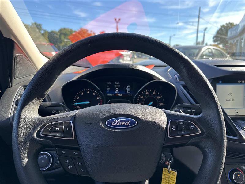 Used 2017 Ford Escape SE w/ Equipment Group 201A FWD image 16