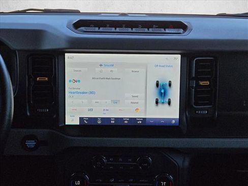 Used 2023 Ford Bronco Badlands w/ Sasquatch Package AWD/4WD image 12