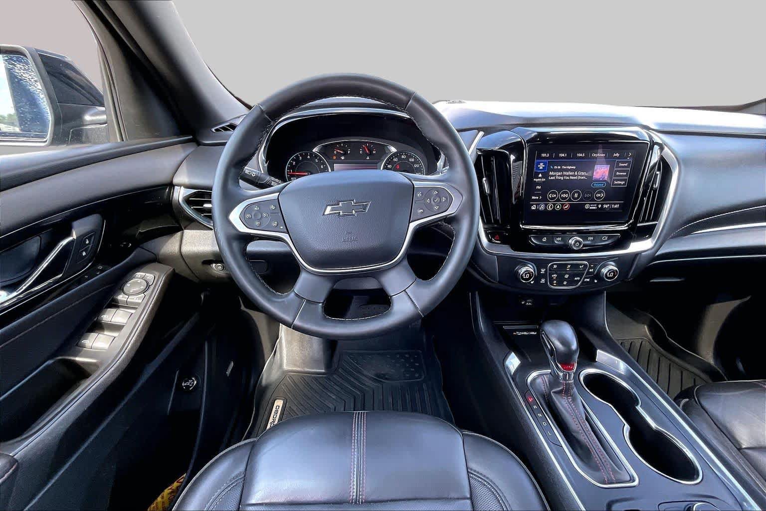 Used 2023 Chevrolet Traverse RS FWD image 6